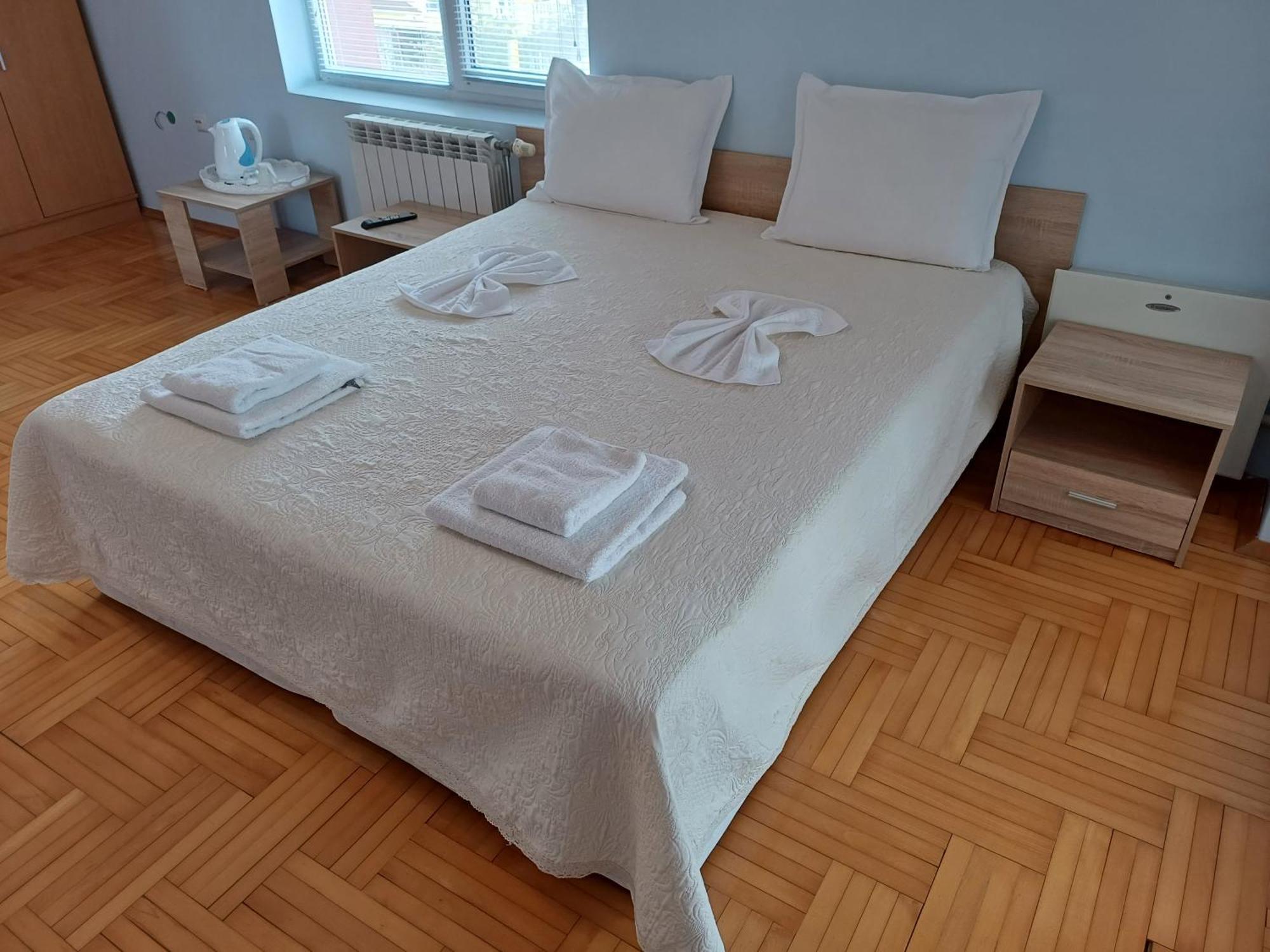 Guest Rooms Deva Μπουργκάς Εξωτερικό φωτογραφία