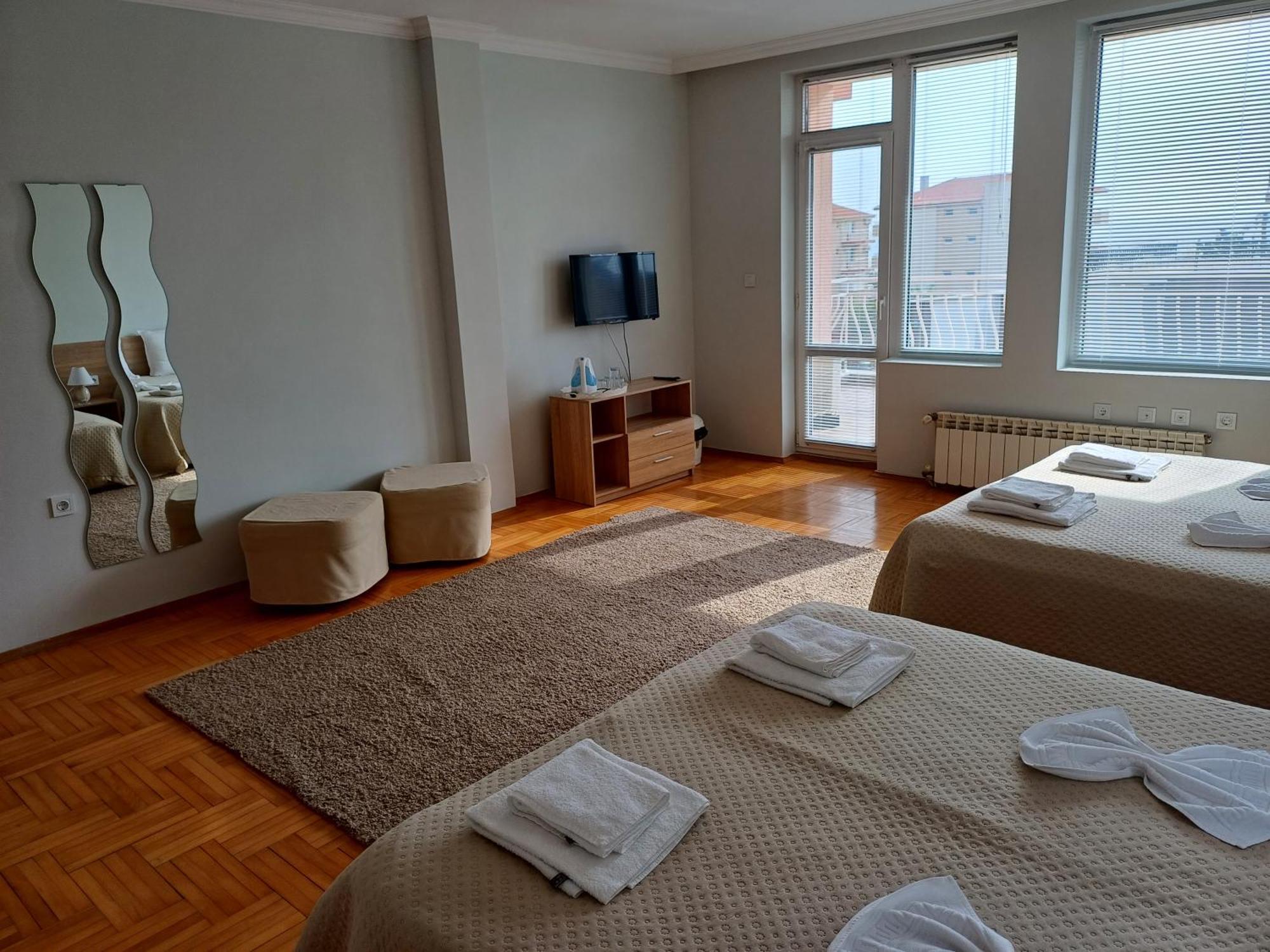 Guest Rooms Deva Μπουργκάς Εξωτερικό φωτογραφία