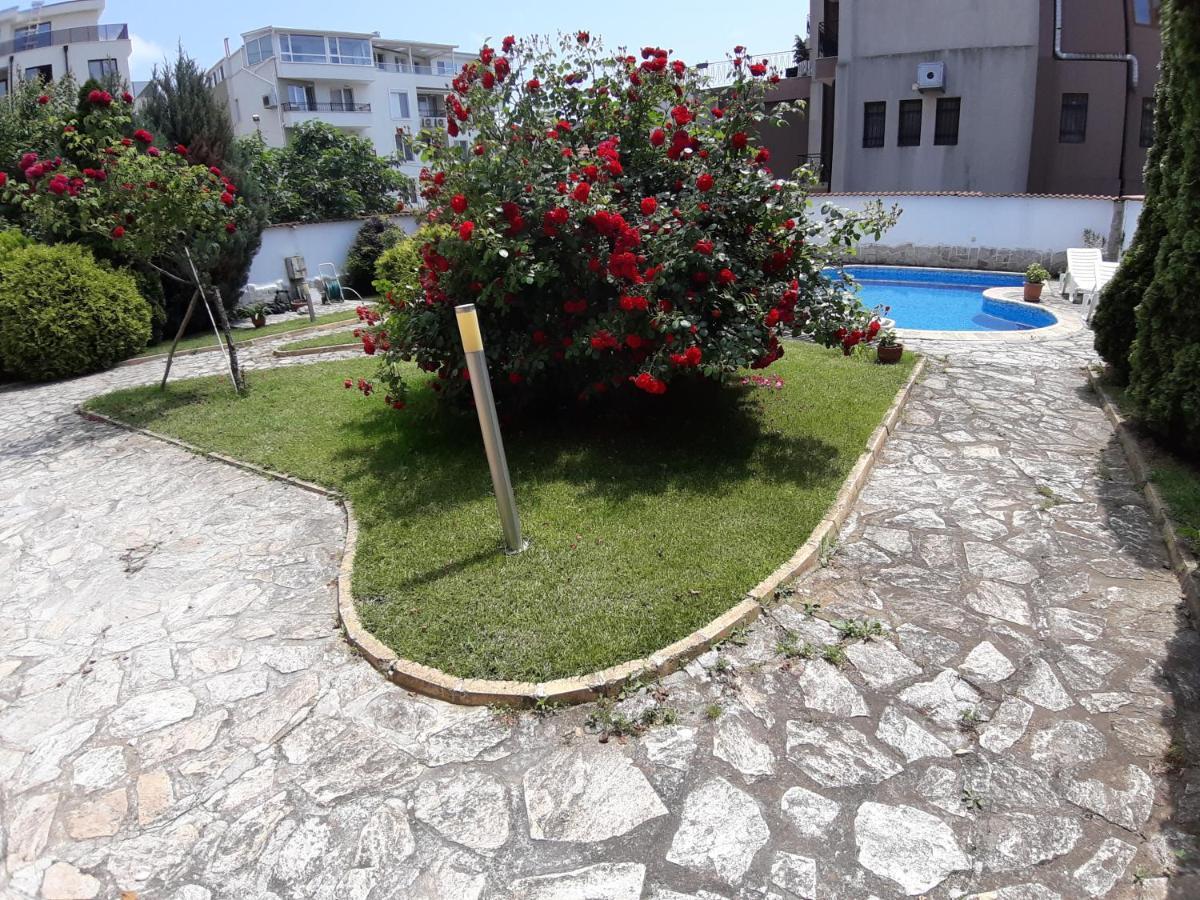 Guest Rooms Deva Μπουργκάς Εξωτερικό φωτογραφία